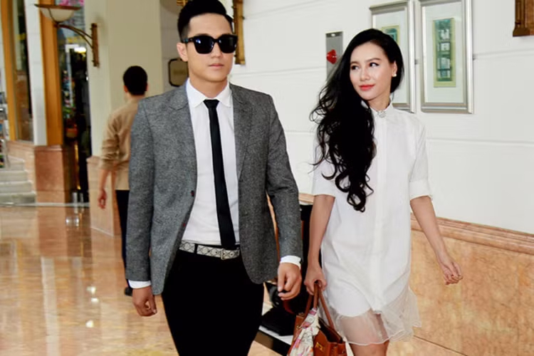 Bị gắn mác người thứ ba, Minh Hà gặp áp lực dư luận. Trước những lời chỉ trích gay gắt, cô khóa trang cá nhân, ngưng các hoạt động kinh doanh một thời gian. Minh Hà và Chí Nhân giữ im lặng rất lâu cho đến tháng 7/2016 mới lên tiếng phủ nhận mối quan hệ tình cảm. Ảnh: Zing