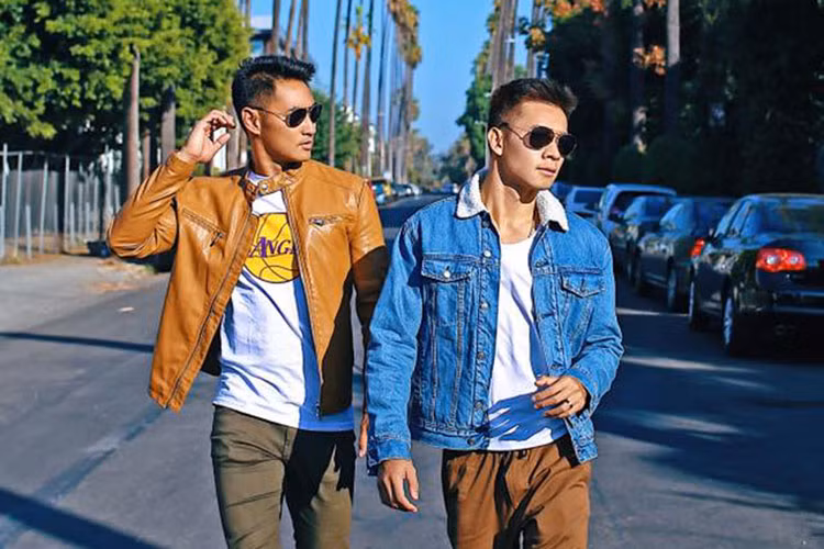 Hồ Vĩnh Khoa và người yêu đồng tính mặc sành điệu cùng dạo phố ở Mỹ.