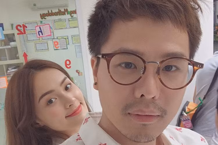 Hạ Vi hội ngộ Trịnh Thăng Bình. Trước đây, cô từng đóng MV của anh.