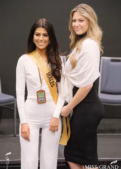 Đại diện Wales - Nadia Suliman chính thức tham gia cuộc thi.