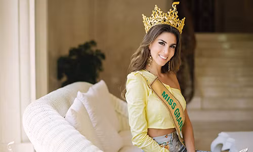 Tan Hoa hau Hoa binh lo anh phi pheo thuoc la gay tranh cai