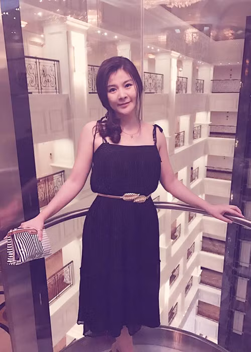 Nữ diễn viên 7X luôn cố gắng tránh ồn ào thị phi. Mới đây, khi vướng lùm xùm với vợ Xuân Bắc, Kim Oanh đăng tải dòng trạng thái tự nhủ mình cần rộng lượng.