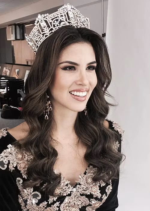 Tân Hoa hậu Hòa bình Thế giới được khen ngợi không chỉ xinh đẹp mà còn thông minh, xứng đáng với ngôi vị cao nhất. Ảnh: BTC