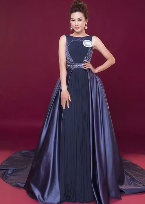 Hằng Nga được nhận xét la bản sao của Hoa hậu Hoàn vũ Thế giới 2007 Riyo Mori. Tại cuộc thi Hoa hậu Đại dương 2017, Hằng Nga lọt top 3 phần thi bikini và hiện được xem là ứng cử viên sáng giá cho ngôi vị cao nhất. Ảnh: BTC