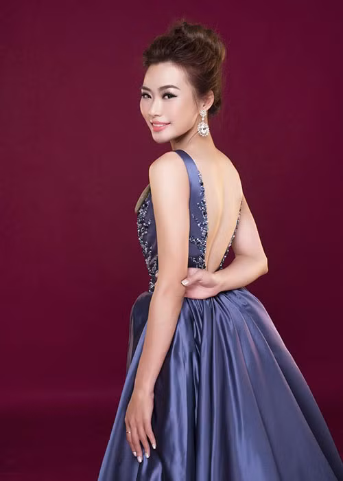 Công Thị Hằng Nga sinh năm 1991, là thí sinh lớn tuổi nhất ở Hoa hậu Đại dương năm nay. Cô cao 1m71, có số đo ba vòng: 85-63-93. Hiện tại, Hằng Nga là một lễ tân. Ảnh: BTC