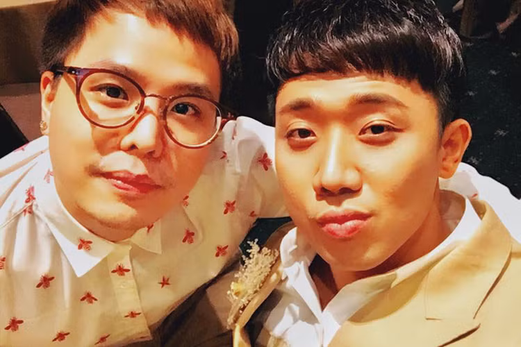 Trấn Thành chia sẻ hình ảnh bên Trịnh Thăng Bình đồng thời than thở: “Nhân vật phiền phức nhất showbiz.... mà cứ gặp nó hoài”.