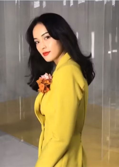 Hạ Vi khẳng định: “Tôi hạnh phúc bởi những gì tôi đang có”.