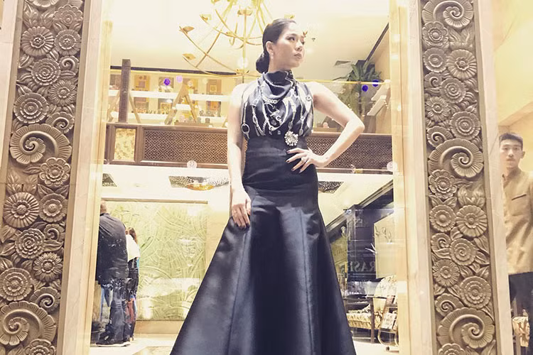 Lệ Quyên chia sẻ: “Người phụ nữ đẹp, đôi khi chỉ xuất phát từ bẩm sinh một phần, tâm hồn và thần thái khi trưởng thành góp phần không nhỏ”.