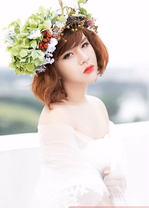 Duy Khánh hóa cô dâu dịu dàng, quyến rũ nhưng u buồn trong một bộ ảnh cưới không có chú rể. Ảnh: Sức khỏe cộng đồng