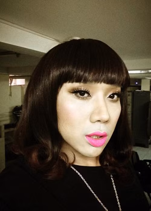 Hình ảnh Trấn Thành giả gái từng được nhận xét giống y chang người đẹp Chung Thục Quyên. Ảnh: FBNV