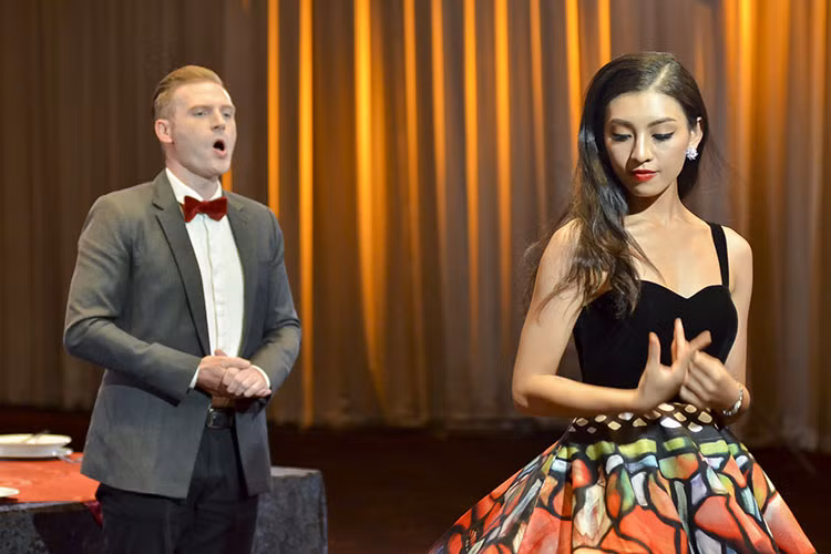 Là thí sinh được đặc cách nhờ chiến thắng ở tập 2, Lê Thanh Tú gây thất vọng. Cô bị cuốn vào câu chuyện của khách mời và thụ động trong giao tiếp.