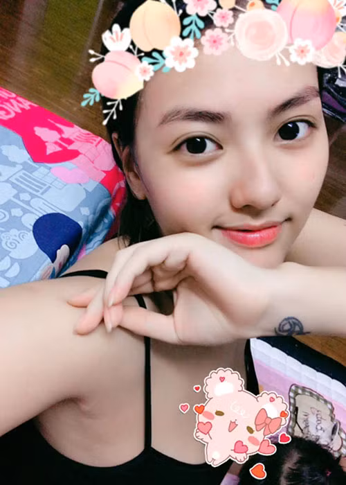 Hồng Quế cho biết cô ngày càng ít chụp ảnh tự sướng kể từ khi sinh con gái.