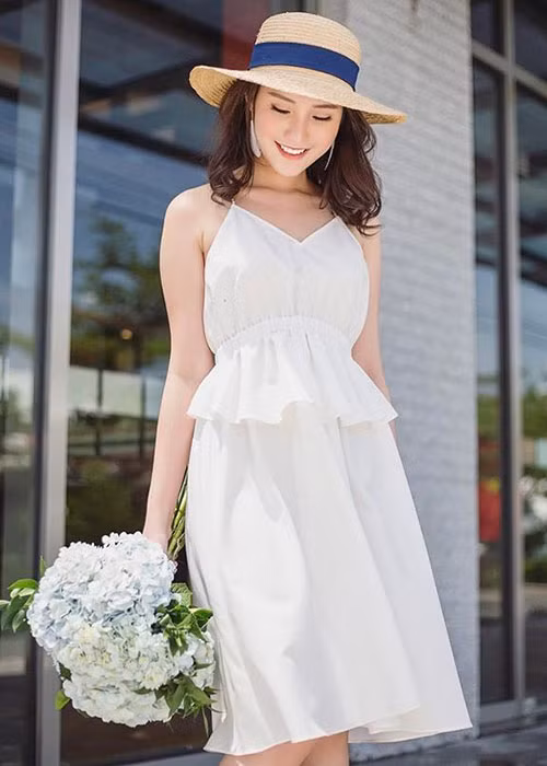 Xuân Thảo được khen xinh đẹp không kém hot girl Midu - người tình cũ của thiếu gia Phan Thành.