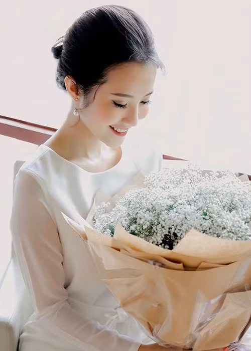 Xuân Thảo còn từng lọt top 15 Người mẫu Ảnh và Top 4 phần thi Trang phục Biển - Hiệp Hội Người Mẫu và Tài Năng Quốc Tế năm 2008 tại New York.