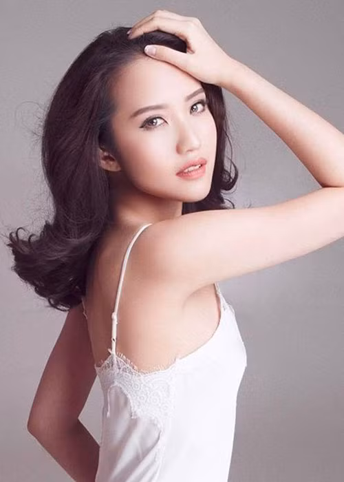 Xuân Thảo sinh năm 1992, là con gái của của bà Võ Thị Xuân Trang - người sáng lập và là hiệu trưởng Trường phát triển cá nhân &amp; đào tạo tài năng John Robert Powers Việt Nam.