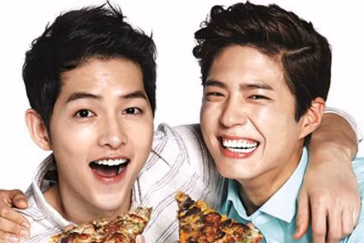 Park Bo Gum cũng chắc chắn không thể vắng mặt trong ngày trọng đại của Song Joong Ki. Cả hai cùng công ty quản lý và là bạn thân của nhau. Ảnh: Allkpop