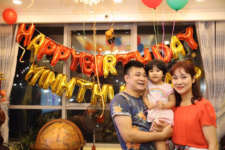 Vợ chồng Tự Long tổ chức tiệc sinh nhật lần thứ 2 hoành tránh cho cô con gái là một trong những tin tức sao Việt trong ngày 30/10.