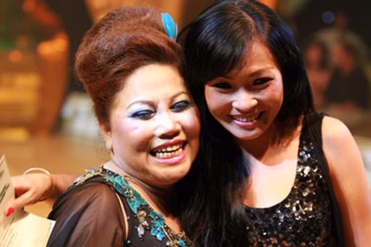 Tháng 11/2013, Phương Thanh tổ chức liveshow kỷ niệm 20 năm ca hát. Siu Black không xuất hiện. Sau đó, chị Chanh khẳng định mối quan hệ của cô và đàn chị không còn như xưa. Ảnh: Phununews