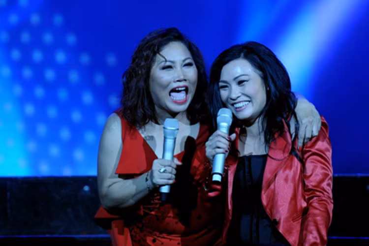 Tháng 6/2014, Phương Thanh và Siu Black xuất hiện trong một liveshow âm nhạc. Tuy nhiên, sau khi hát xong, Siu Black nhanh chóng ra về, dường như muốn tránh mặt Phương Thanh. Ảnh: Maskonline