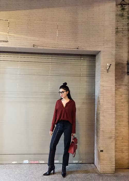 Huyền My tranh thủ thư giãn trước khi chính thức bước vào cuộc thi Hoa hậu Hòa bình Thế giới 2017.