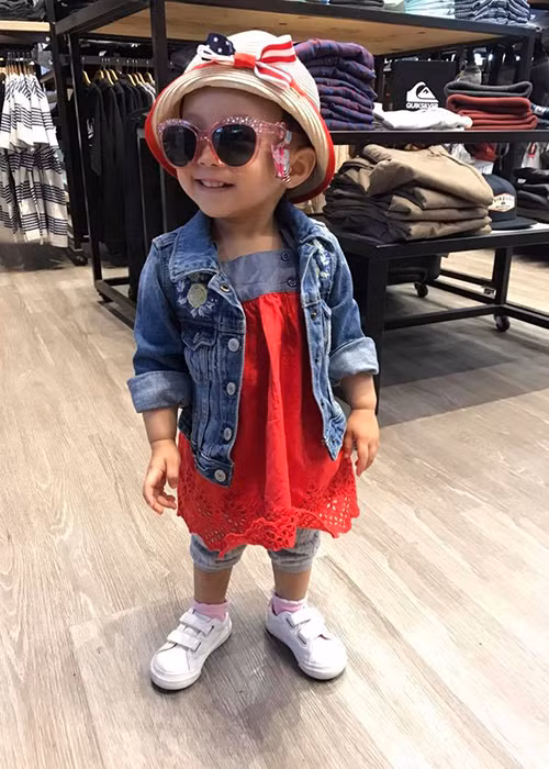 Em gái của "Búp bê" Thanh Thảo vừa khoe hình ảnh cô con gái càng lớn càng đáng yêu của mình trên trang cá nhân.