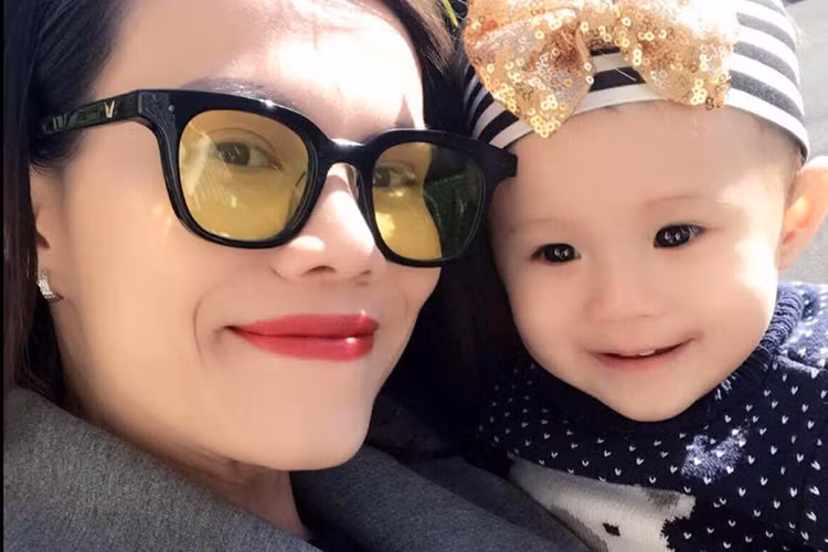 Trên trang cá nhân, Thụy Anh thường xuyên khoe hình ảnh cô công chúa của mình nhưng không chia sẻ nhiều thông tin về bé.