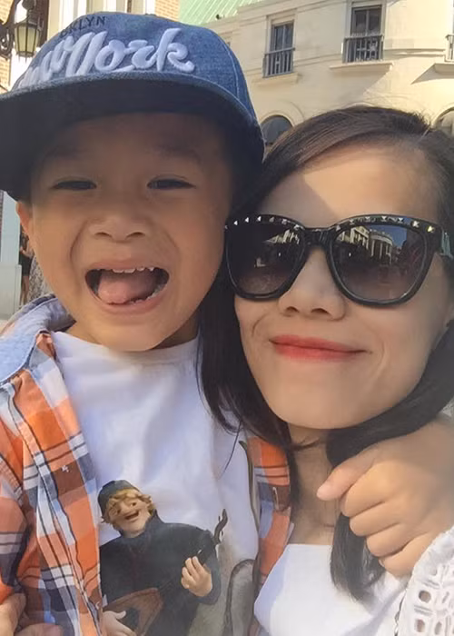 Thụy Anh từng chia sẻ nửa kia của cô yêu thương và chăm sóc bé Jacky như con ruột và không hề bận tâm đến những chuyện không vui trong quá khứ của cô.