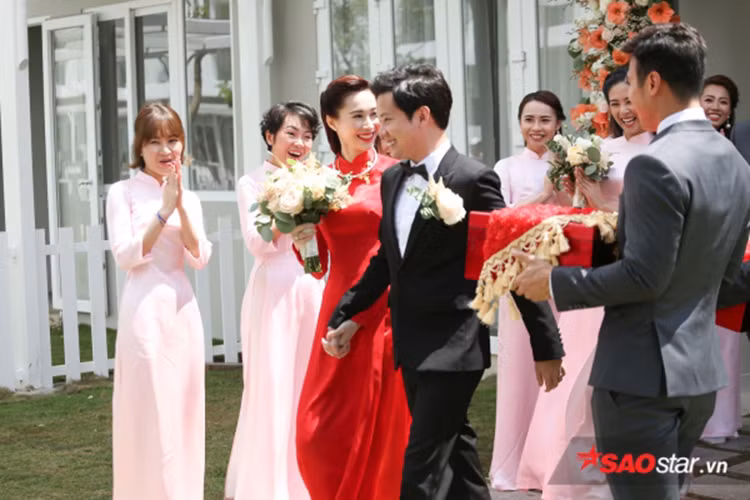 Đôi trai tài gái sắc của Vbiz chính thức về chung một nhà sau hơn 1000 ngày bên nhau. Ảnh: Saostar