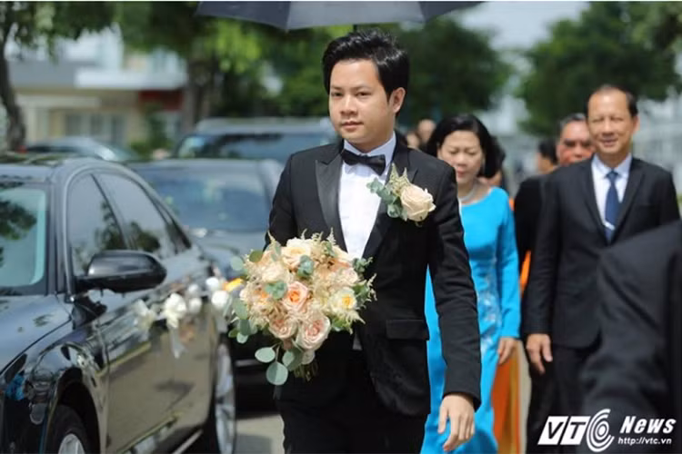 Trong ngày trọng đại, chồng của Hoa hậu Đặng Thu Thảo ăn diện bảnh bao, lịch lãm. Ảnh: VTC News