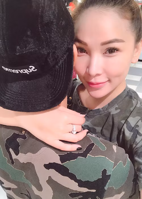 Quỳnh Thư hạnh phúc chia sẻ lời ngọt ngào của bạn trai dành cho cô: “Em làm gì anh cũng được, anh cũng chiều nhưng đừng để anh ghen là được”.