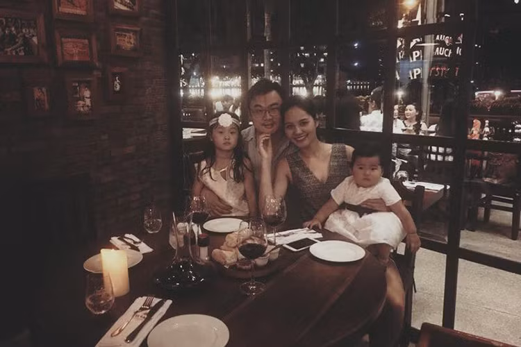 Vợ chồng Hoa hậu Hương Giang kỷ niệm 7 năm bên nhau.