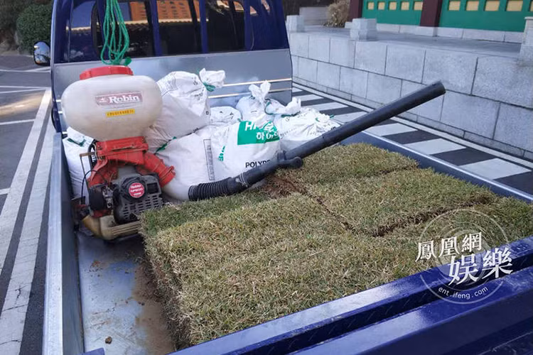 Hôn lễ được cho là sẽ gồm 2 phần. Phần 1 bắt đầu từ 4h chiều và phần 2 gồm những khách mời đến trễ do công việc. Ảnh: Ifeng