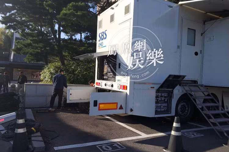 Các đơn vị truyền thông của xứ Hàn cũng như truyền thông châu Á đã có mặt tại khách sạn Shilla để tác nghiệp. Ảnh: Ifeng