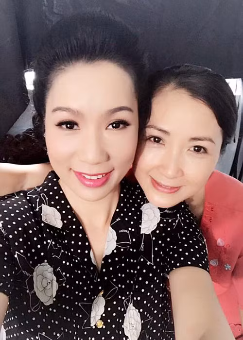 Trịnh Kim Chi - Khánh Huyền là bạn bè được gần chục năm nhưng đến nay mới đóng chung phim.