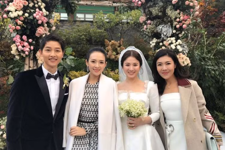 Song Hye Kyo và Song Joong Ki tổ chức đám cưới sau khi tuyên bố hẹn hò vào tháng 7/2017. Ảnh: Ifeng