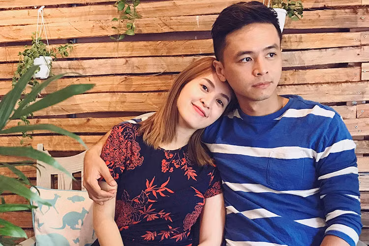 Tú Vi tâm sự: “Gần hết năm rồi, mong cho qua thật nhanh, một năm đầy bão tố chứ...bây giờ chỉ có 1 ước nguyện thôi, còn ngoài ra, sao cũng được”.