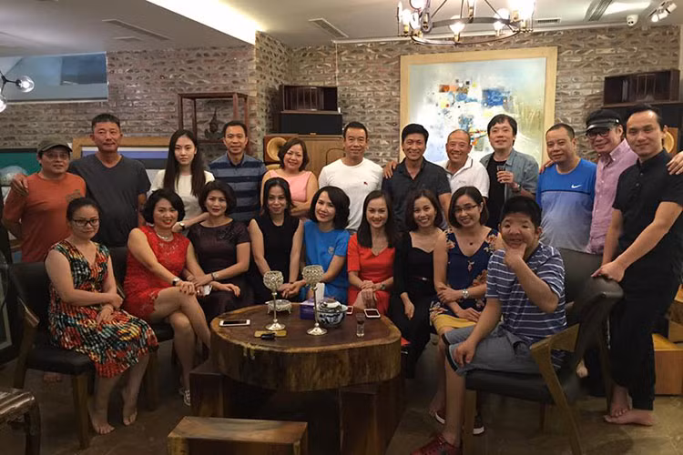 Hot Face sao Viet 24h: Con trai Quoc Tuan “ep” bo mua may giat moi