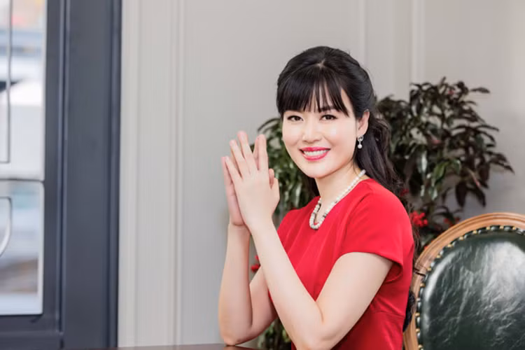 Trước lời tố của Phương Anh, Thu Thủy từ chối phản hồi thông tin. Người đẹp sinh năm 1976 chia sẻ với báo chí cô không có gì để lên tiếng. Trước scandal người thứ ba, Hoa hậu Thu Thủy vướng một số lùm xùm. Ảnh: Thể thao và văn hóa