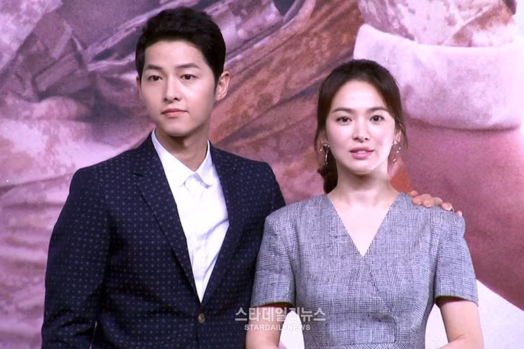 Song Joong Ki và Song Hye Kyo cho hay cả hai không có kế hoạch cho buổi họp báo trước lễ cưới, truyền thông sẽ không được tác nghiệp, sẽ không có tường ảnh hay khu vực chụp ảnh khách mời. Ảnh: Koreaboo