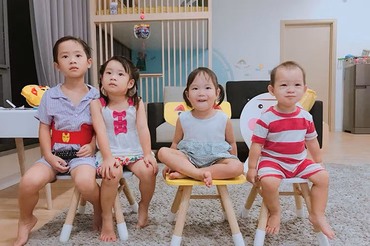 Minh Hà khoe 4 thiên thần nhỏ ngày càng đáng yêu của mình.