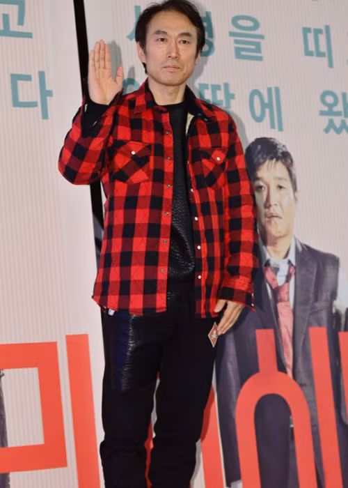 Tuy nhiên, trong một cuộc phỏng vấn, nam diễn viên khẳng định bản thân không hề cố ý đụng chạm vùng kín bạn diễn nữ. Ảnh: Naver