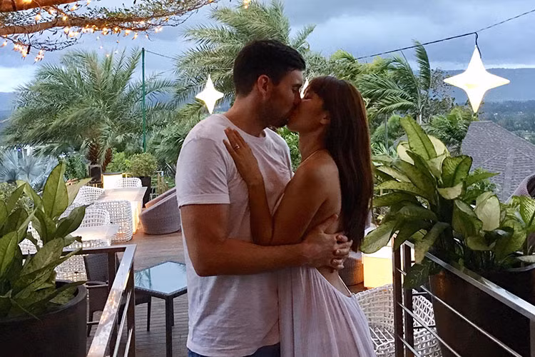 Siêu mẫu Hà Anh tiết lộ chính chồng là người động viên cô đi thi Masterchef phiên bản người nổi tiếng.