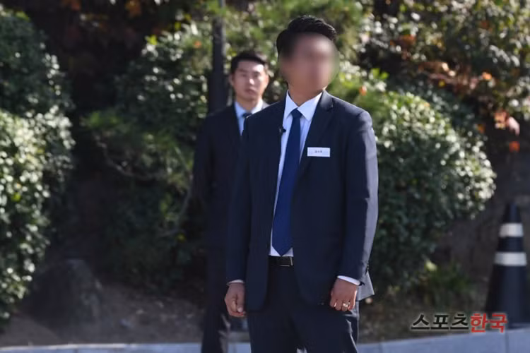 Trước đám cưới, Song Joong Ki và Song Hye Kyo tuyên bố tổ chức hôn lễ riêng tư tuyệt đối. Ảnh: Hankooki