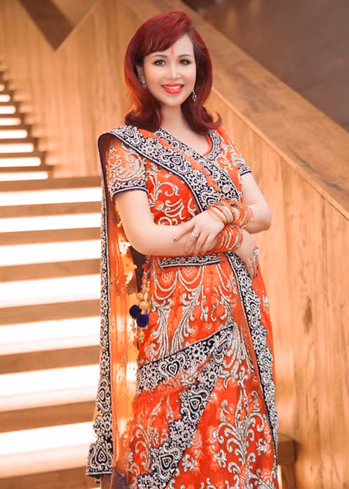 Ở độ tuổi U50 và đã trở thành bà mẹ 3 con nhưng Hoa hậu Việt Nam 1990 vẫn giữ được nhan sắc trẻ trung.