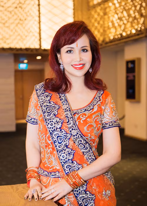 Sau nhiều năm làm vợ, làm mẹ, mỹ nhân sinh năm 1969 luôn cảm thấy mình là người may mắn khi có cuộc hôn nhân viên mãn.