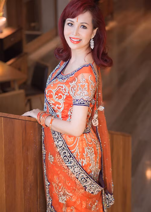 Hoa hậu Diệu Hoa hiện là giám đốc kinh doanh của một công ty tại Thái Lan.