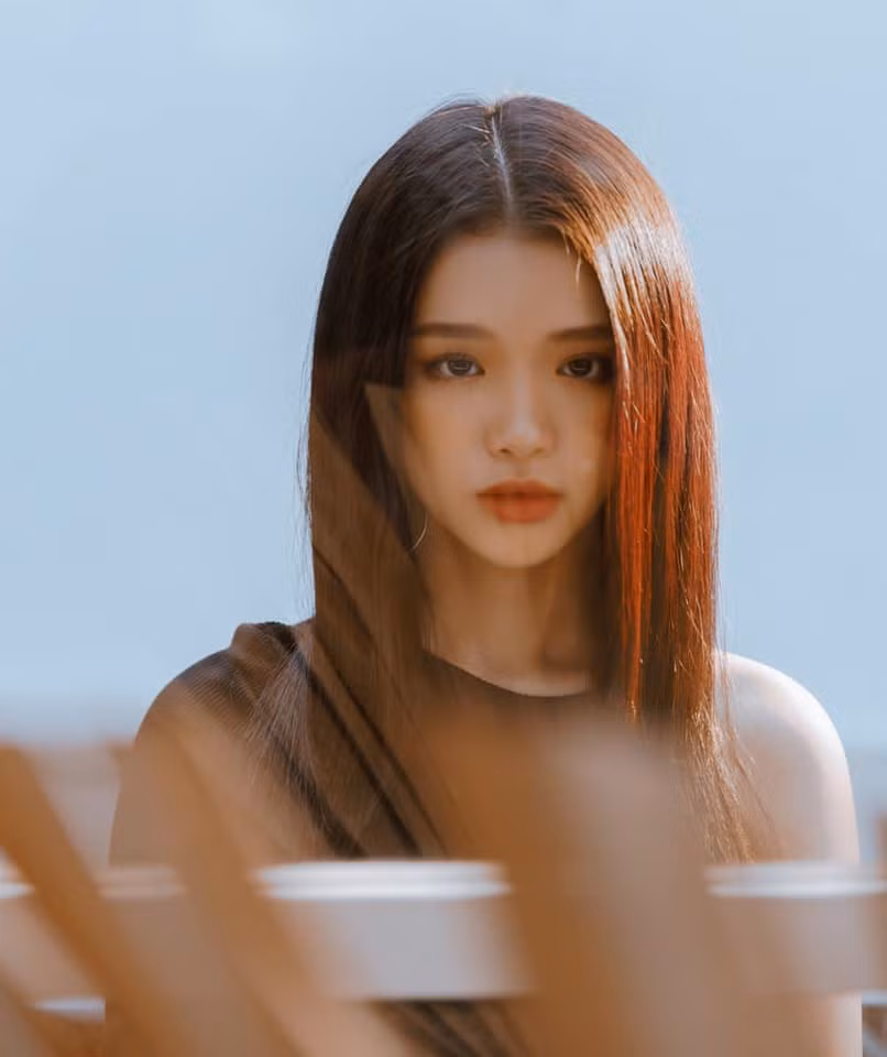 Cô nàng sẽ lấn sân vào showbiz và khẳng định tên tuổi của mình, thoát bỏ khỏi hình ảnh hot girl, hot teen như trước.