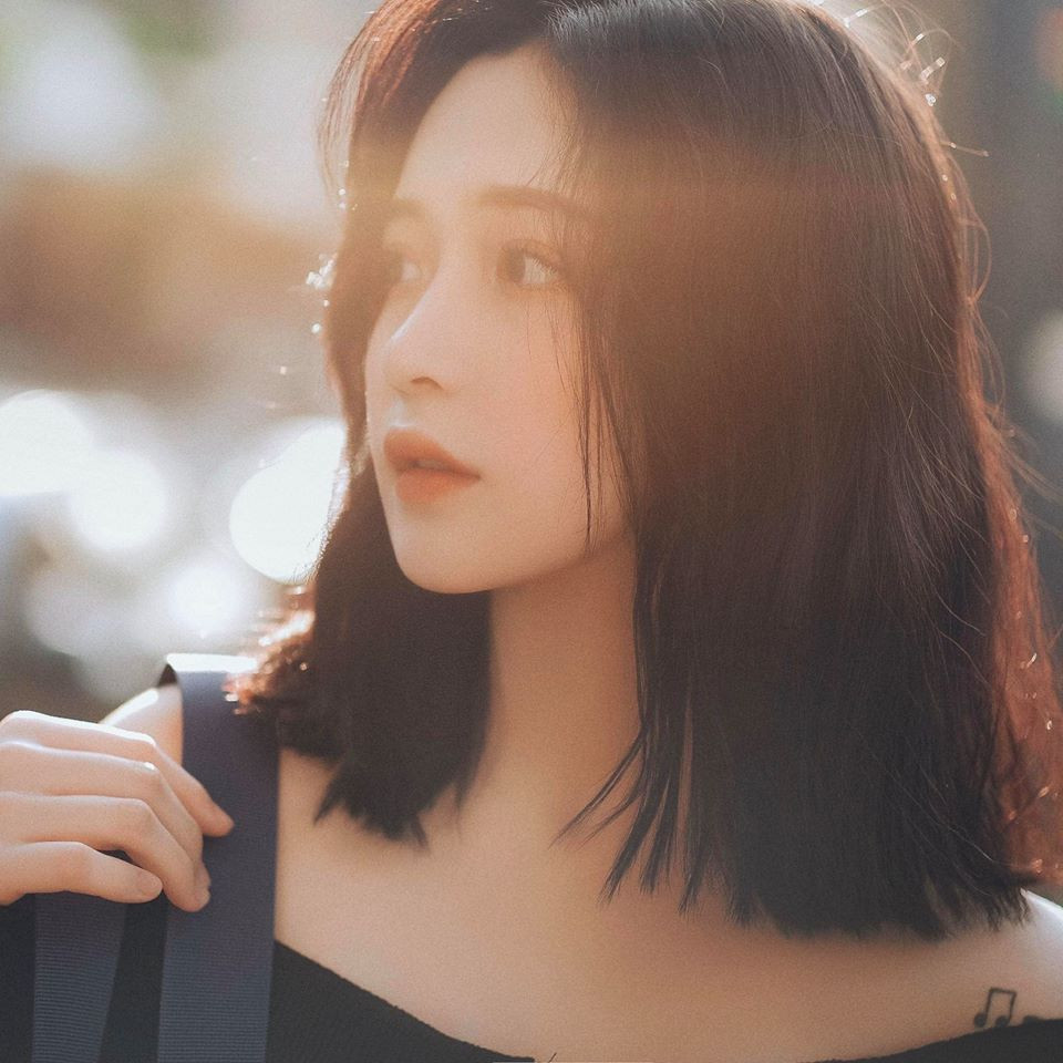 Hot girl 10X luôn là tâm điểm chú ý của mọi người trên facebook mỗi khi cô đăng tải ảnh.