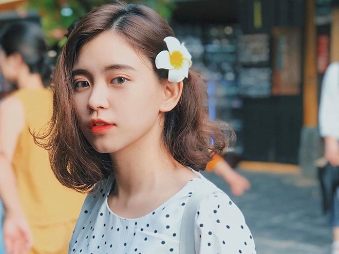 Phan Khánh Ngọc là mẫu ảnh quen thuộc của nhiều cửa hàng thời trang tại Hà Nội.