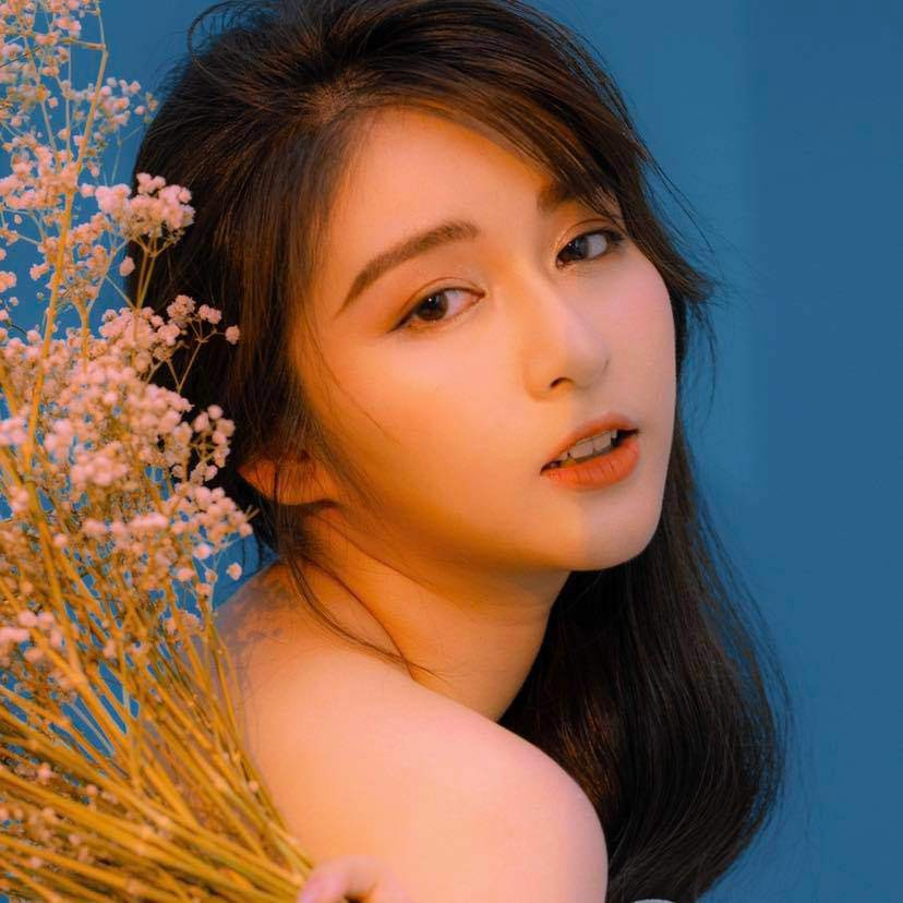 Sau gần 14 năm kể từ ngày được khán giả biết đến, cô bé đen nhẻm ngày nào giờ đây đã "lột xác" thành cô gái xinh đẹp, trưởng thành.